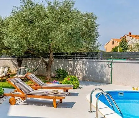Holiday home Casa Lavanda Valbandon