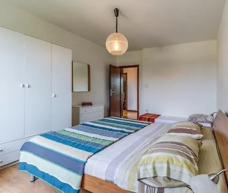 Holiday home Casa Lavanda Valbandon