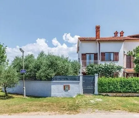 Casa Lavanda Holiday home Valbandon