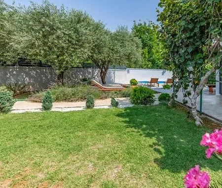 Casa Lavanda Holiday home Valbandon